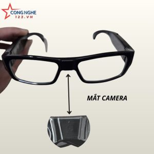 Mắt camera kính GL91 nằm chính giữa, ẩn bên trong gọng